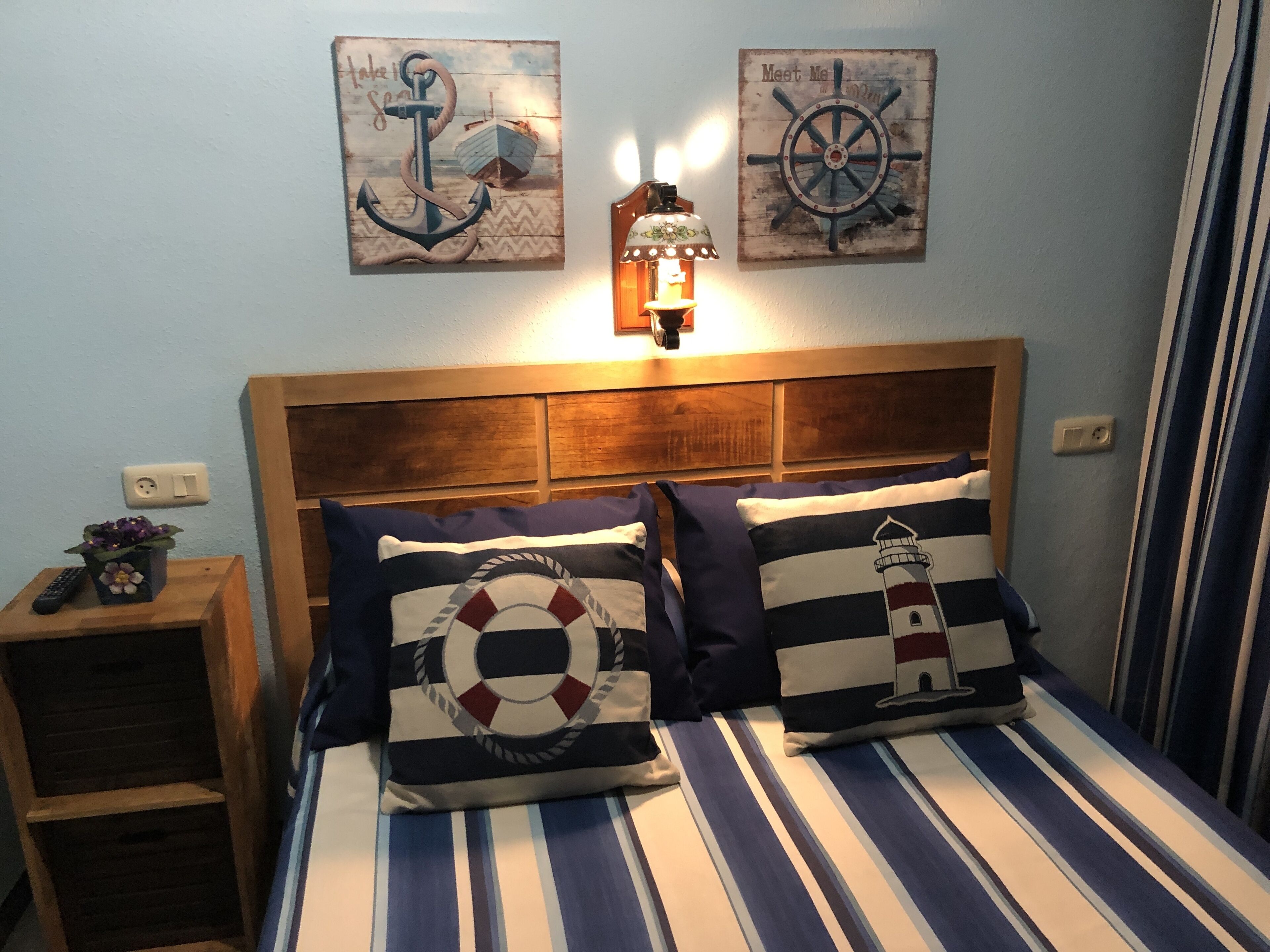 Basic Single Room | Free WiFi, bed sheets