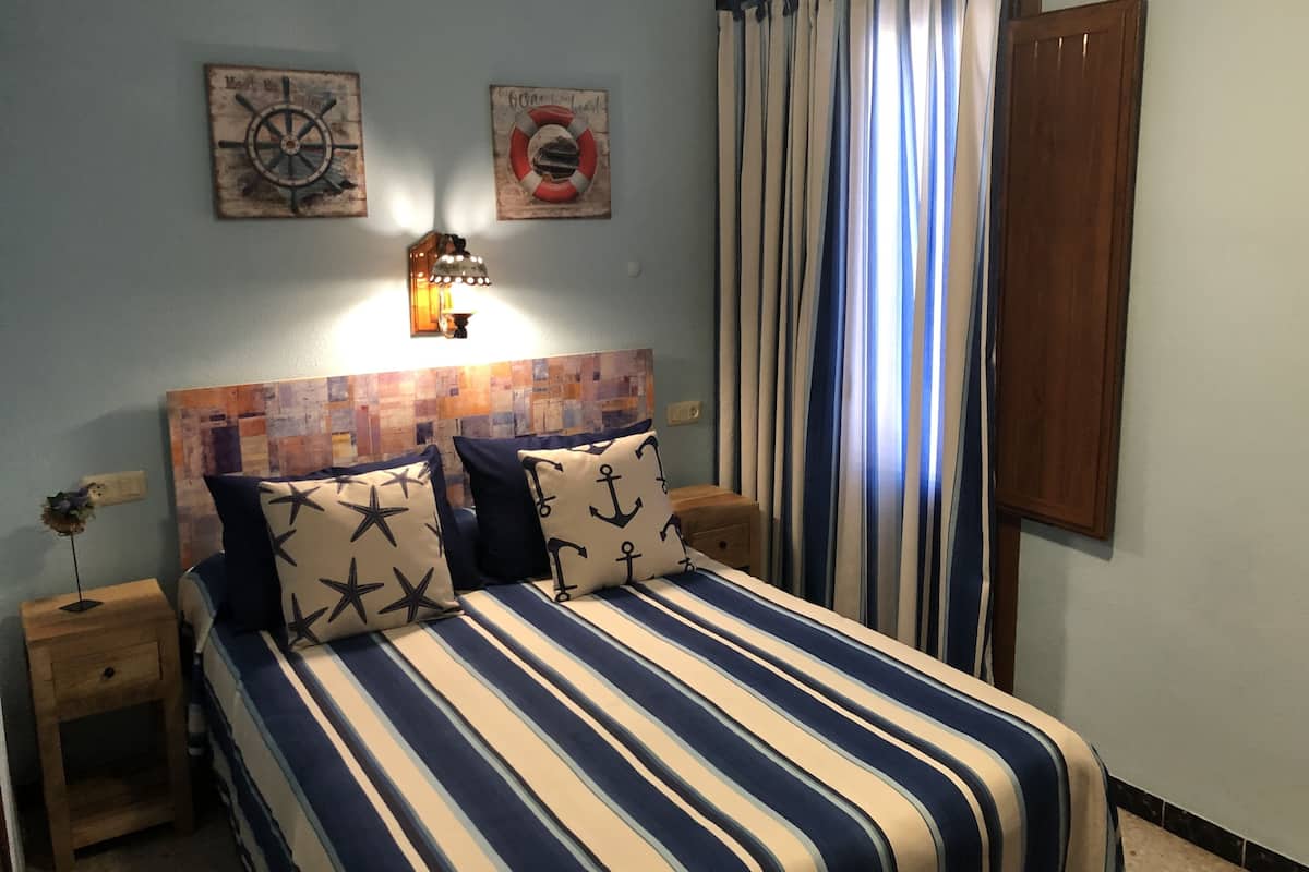 Basic Double Room | Free WiFi, bed sheets