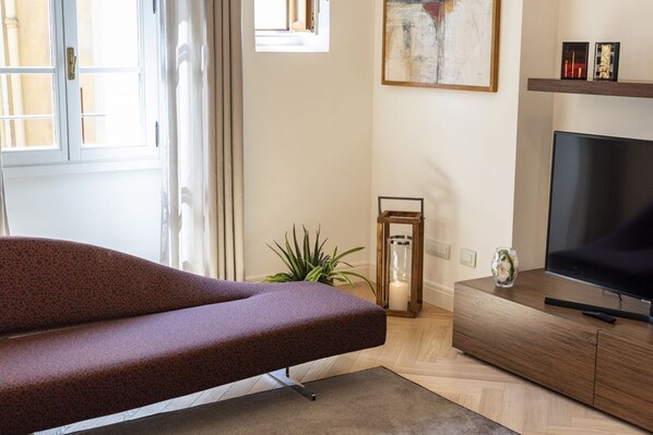 Living area - Newly Renovated/Brand New 2019 - Modern, spacious and an exclusive location, (Firenze)
