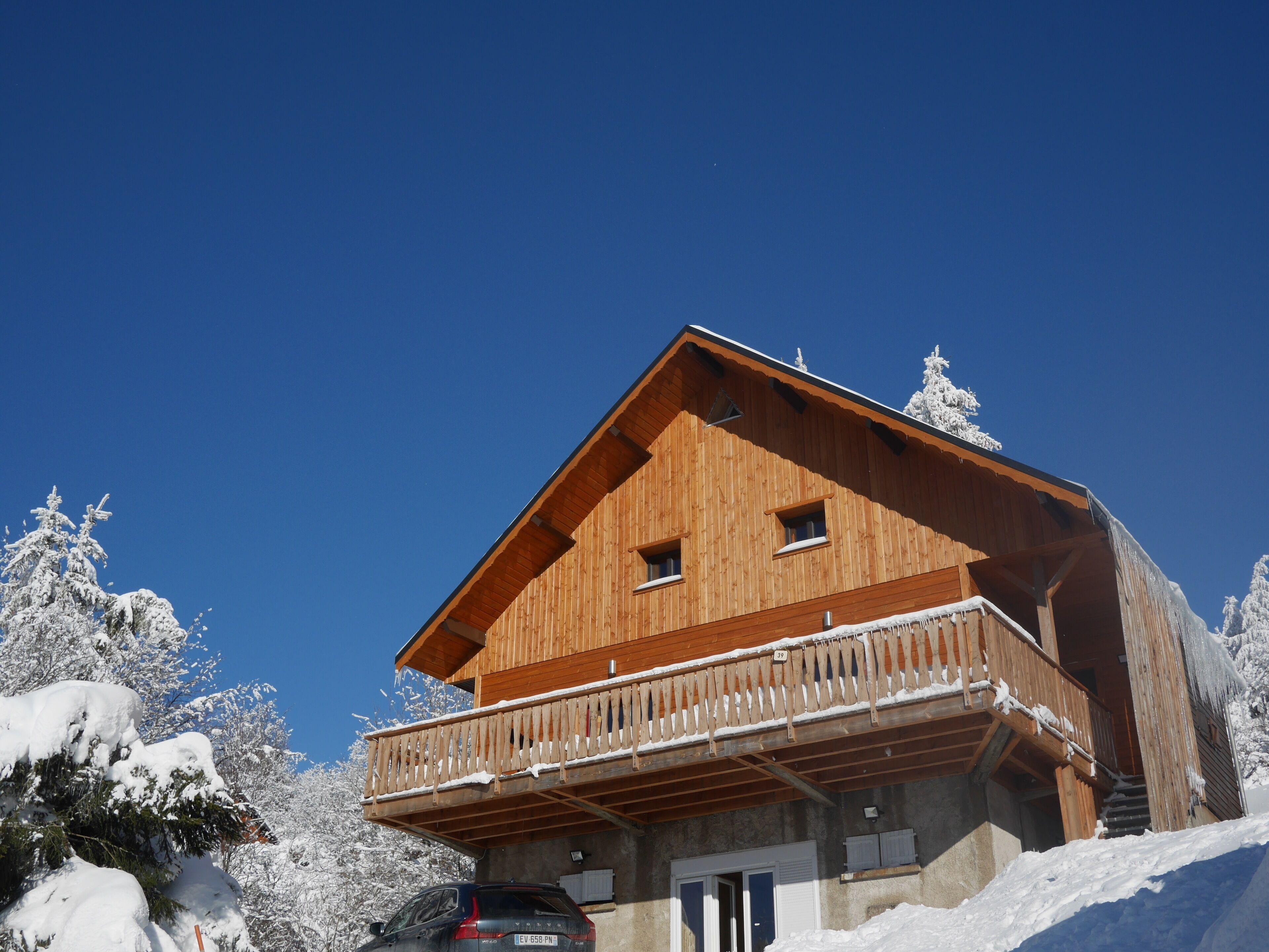 -Traditional family cottage-