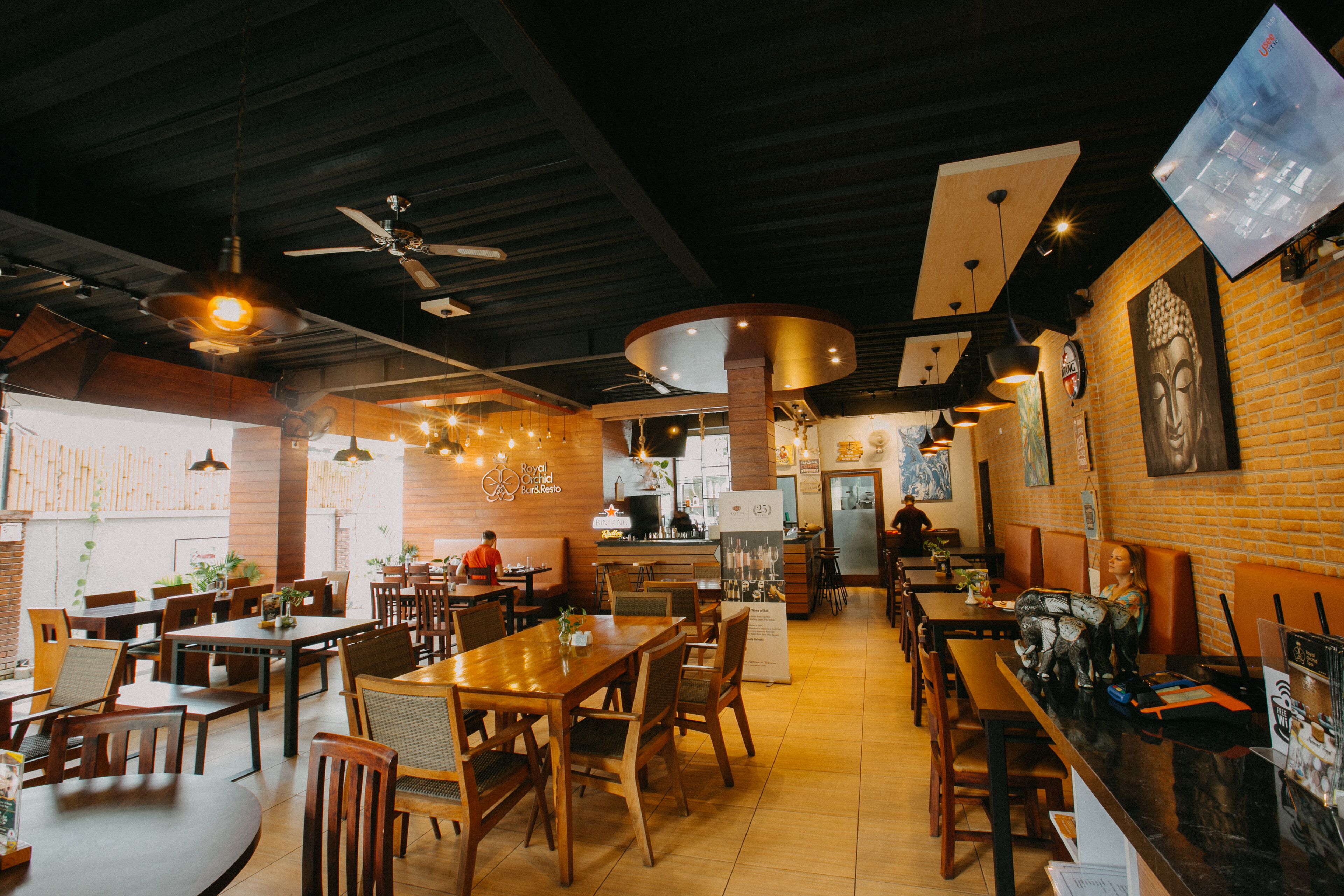 Café da manhã diário mediante uma taxa