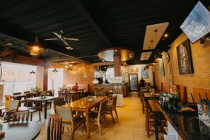 Daily local cuisine breakfast for a fee