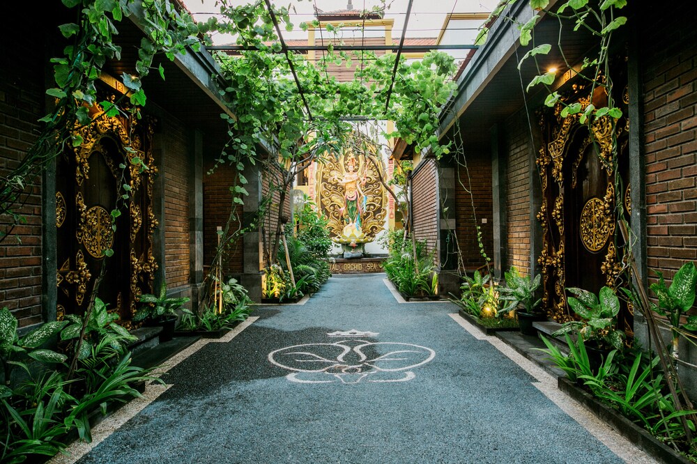 Royal Orchid Lodge