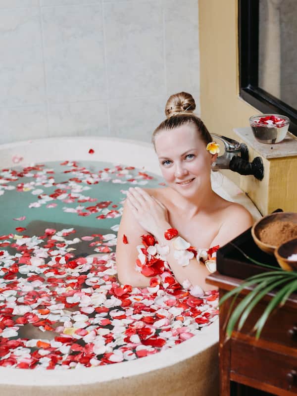 Couples treatment room(s), sauna, hot tub, body treatments, aromatherapy