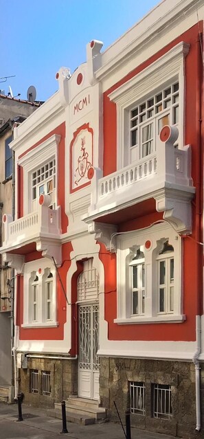 Front of property - Kalkedon Hostel (Istanbul)