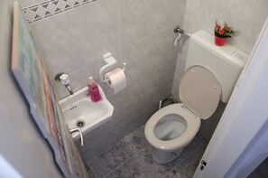 ベーシック 共同ドミトリー | バスルーム | タオル