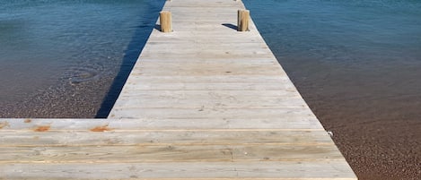 Sulla spiaggia, lettini da mare