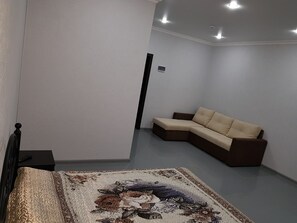 클래식룸 | 책상, 노트북 작업 공간, 암막 커튼, 다리미/다리미판