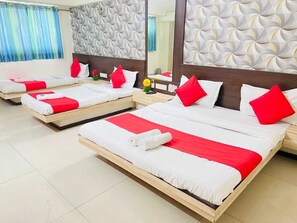 华丽双人房 | 办公桌、免费 WiFi