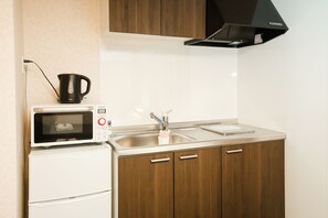 ツインルーム 洗濯機無し | 専用キッチン | 冷蔵庫、電子レンジ、コンロ、電気ポット