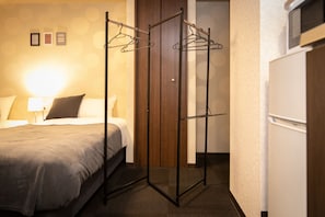 Desk, blackout drapes, free WiFi, bed sheets