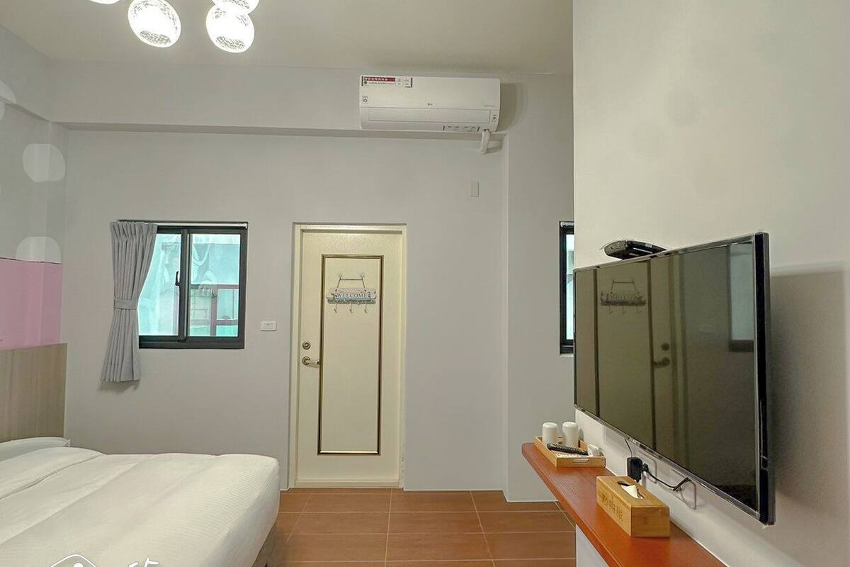 Double Room | 1 bedroom, blackout drapes, bed sheets