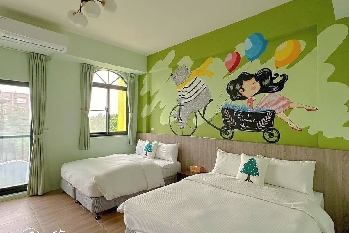 Quadruple Room | 1 bedroom, blackout drapes, bed sheets