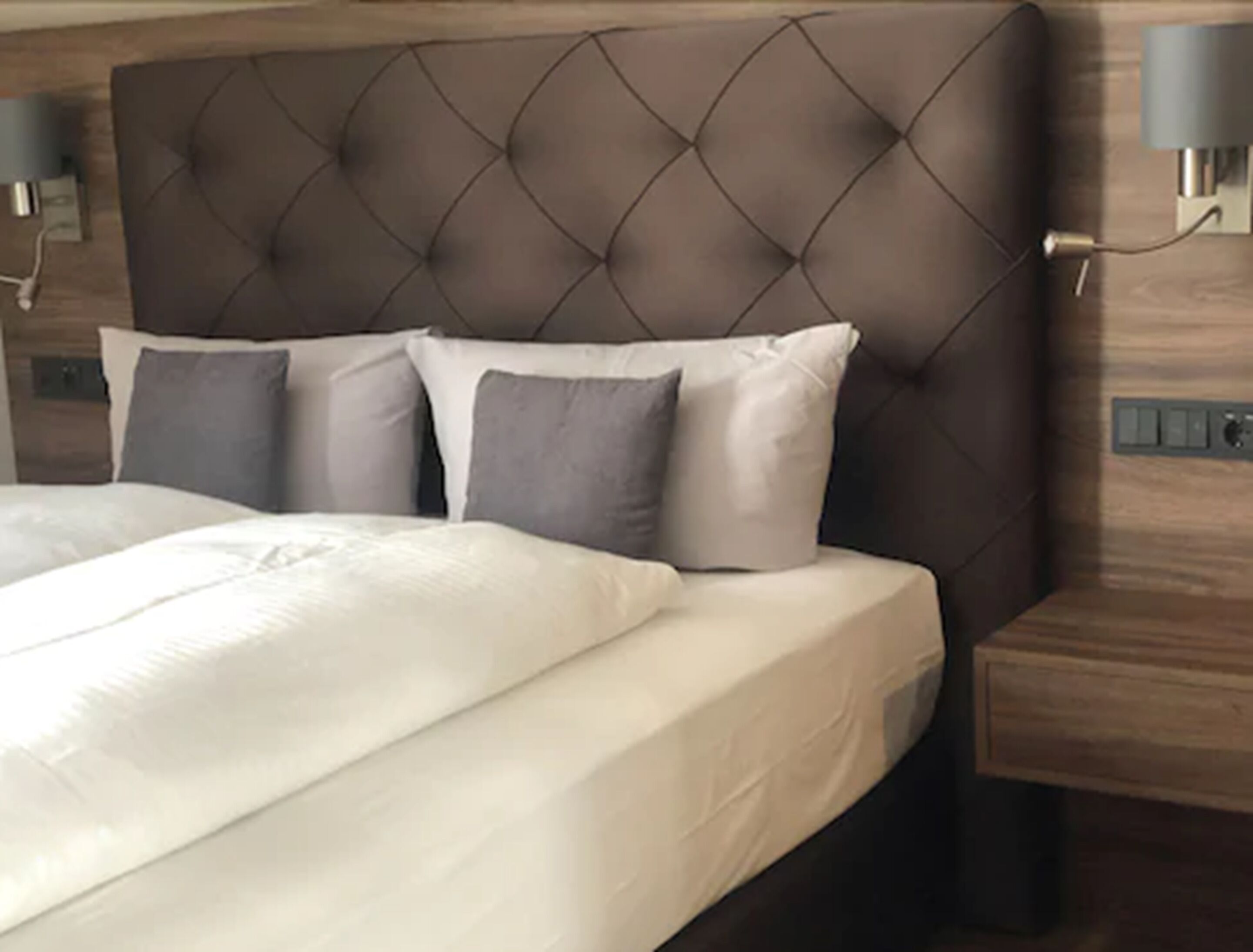 1 bedroom, premium bedding, down duvets, select comfort beds