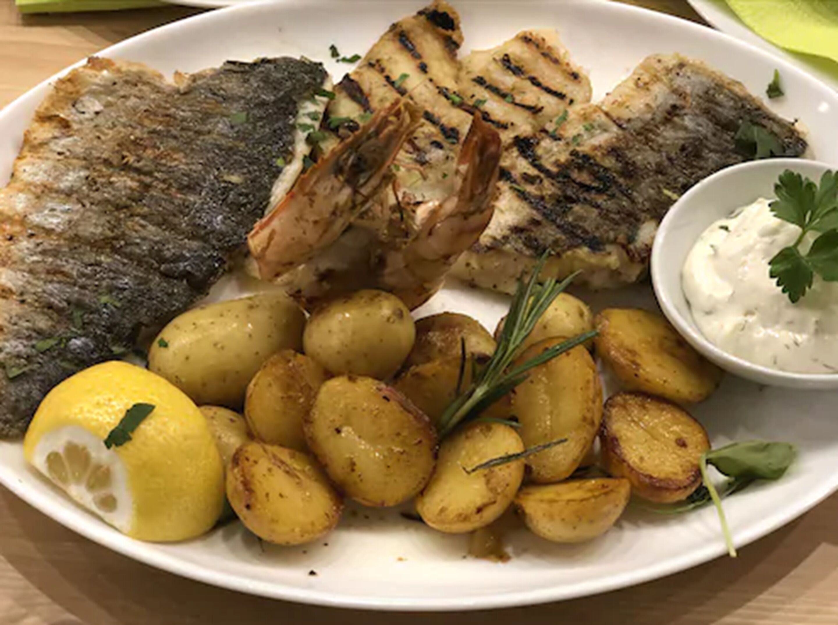 Lunch and dinner served, Greek cuisine