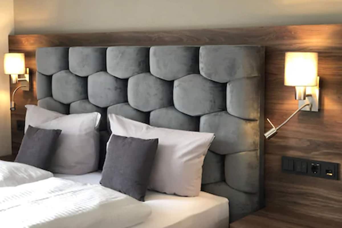 Business Double Room | Premium bedding, down comforters, Select Comfort beds, in-room safe