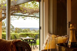 Dining - Romance with style and a view (Elevated Plains)