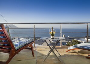 Property grounds - Magellan’s Hotel in Simons Town, Cape Town is a modern furnished Guest House. (Seaforth)