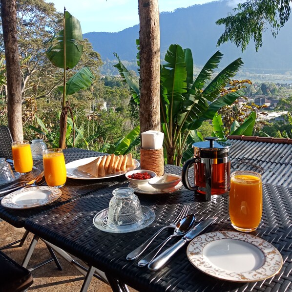 Desayuno de cocina local (IDR 50000 por persona)