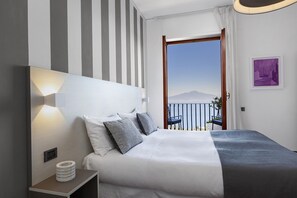 4 soverom, safe på rommet, strykejern/-brett og reiseseng for barn