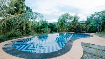 Deluxe Double Room, 1 Queen Bed | Terrace/patio