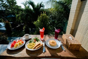 Deluxe Double Room, 1 Queen Bed | In-room dining - Arunika Cottage (Penida Island)