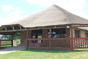 Front of property - Lily Villa Country Lodge (Emalahleni)