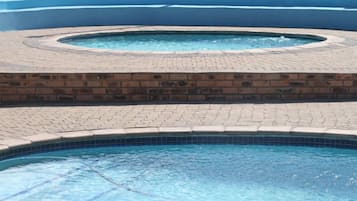 2 outdoor pools