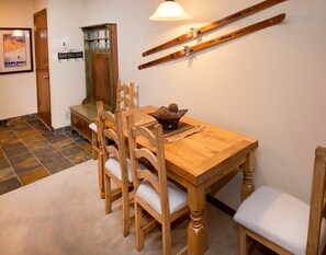 คอนโด, 1 ห้องนอน | ร้านอาหาร