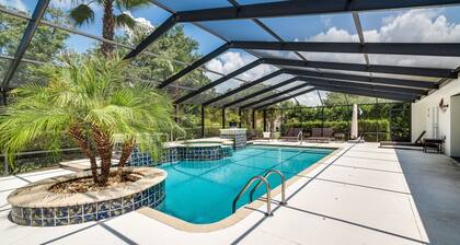 Stunning Executive Ruyper 4 Bedroom Home by RedAwning