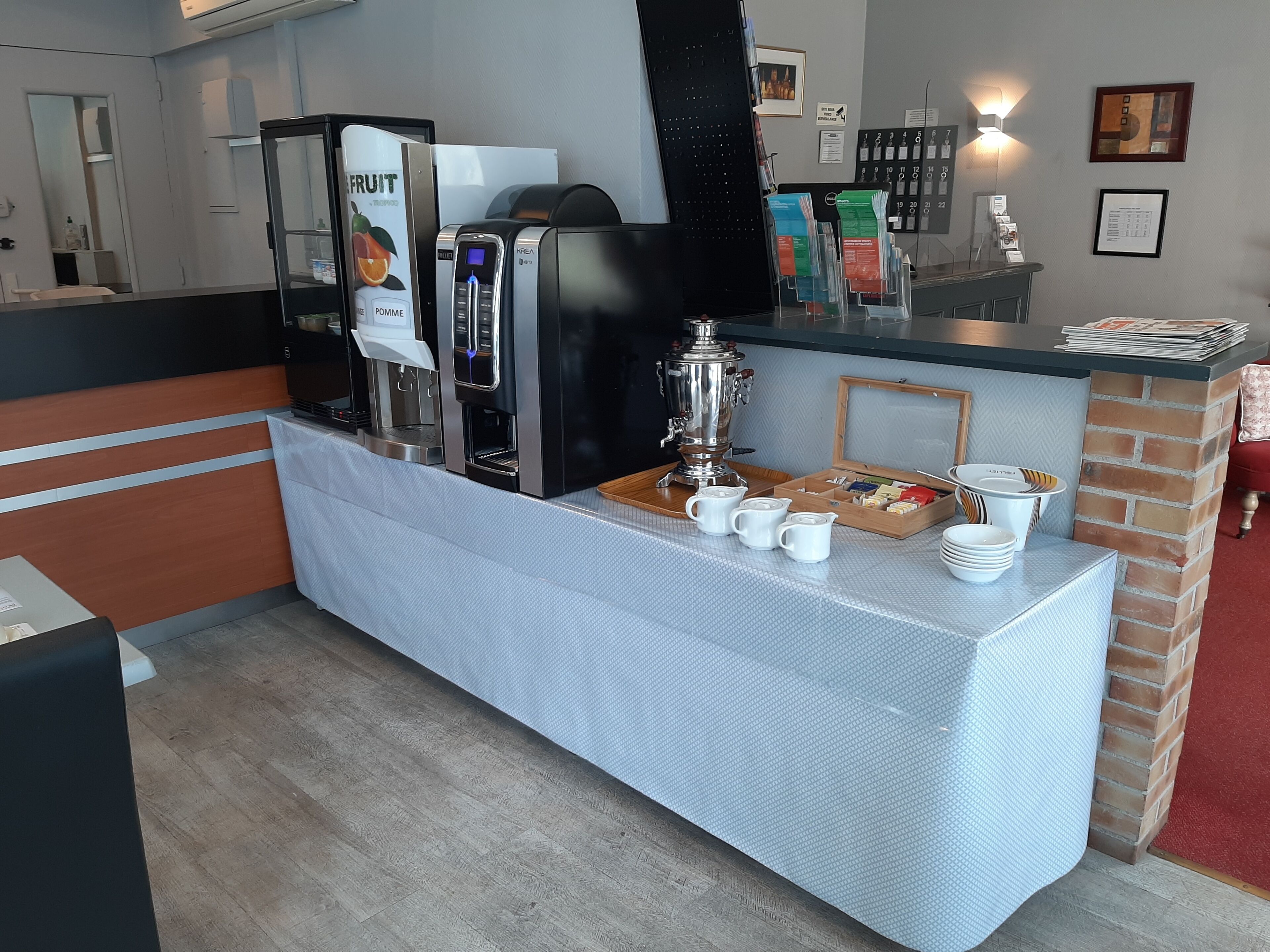 Buffet déjeuner servi tous les jours en supplément