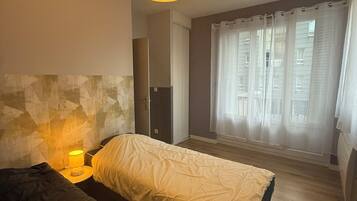 2 soverom, strykejern/-brett, wi-fi og sengetøy