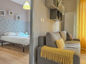 2 chambres, fer et planche à repasser, Wi-Fi, draps fournis
