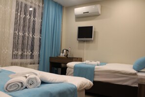 Classic Triple Room | Hypo-allergenic bedding, minibar, desk, laptop workspace - Istanbul Terrace Hotel (Istanbul)