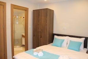 Classic Double Room | Hypo-allergenic bedding, minibar, desk, laptop workspace - Istanbul Terrace Hotel (Istanbul)