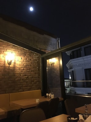 Free daily buffet breakfast - Istanbul Terrace Hotel (Istanbul)