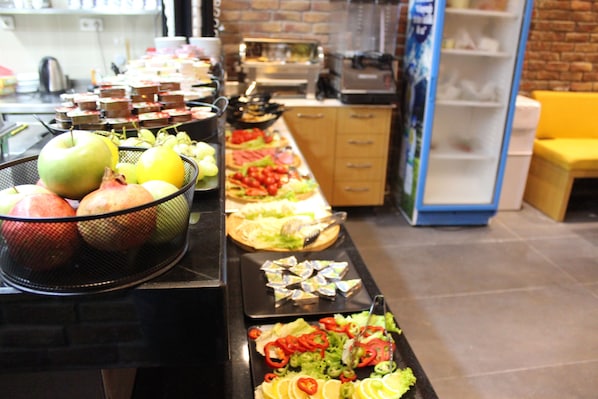 Free daily buffet breakfast - Istanbul Terrace Hotel (Istanbul)