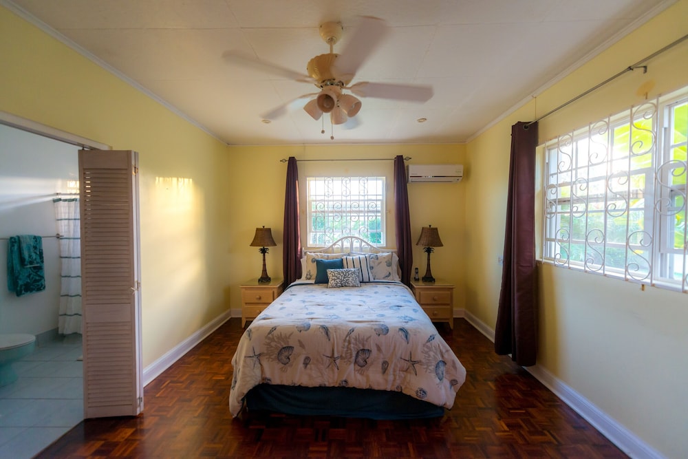 Sea La Vie · * Sea La Vie * Surfer's Paradise & Wellness Retreat - Barbados