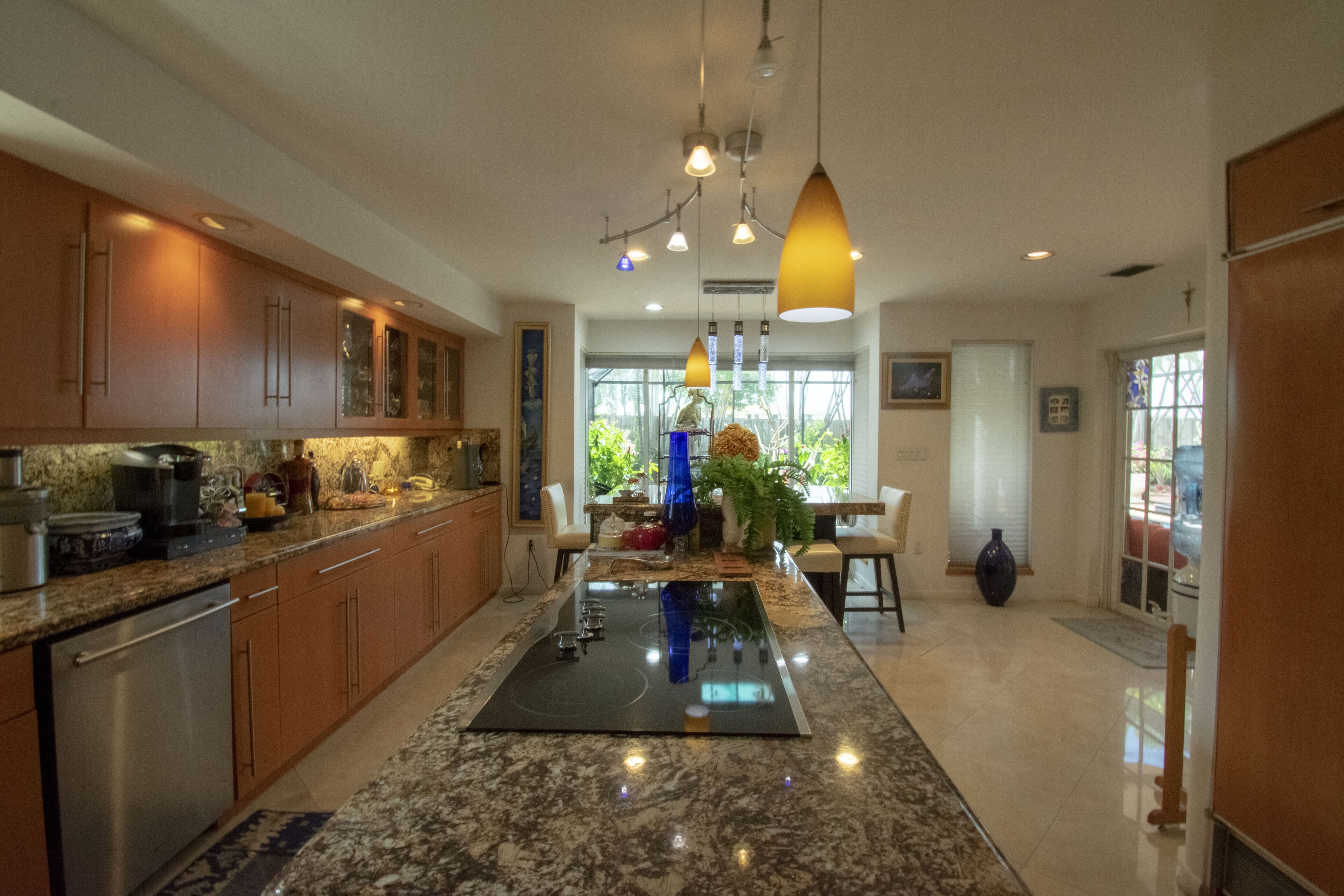 MIAMI HOME WITH A TROPICAL FEEL***