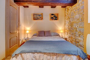 2 habitaciones, tabla de planchar con plancha, wifi y ropa de cama 