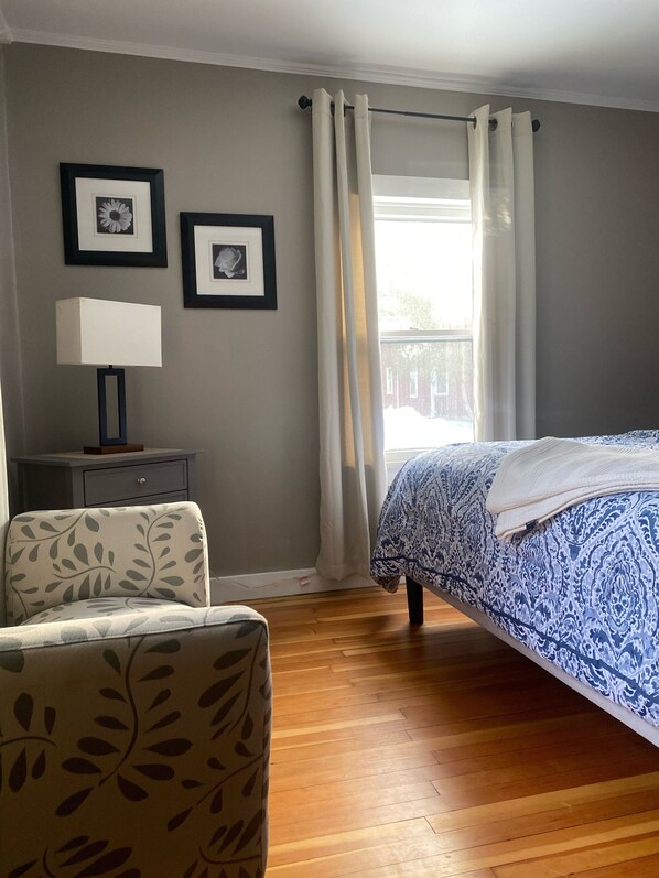 2 bedrooms, in-room safe, iron/ironing board, free WiFi - Nestled in the Beekman Art District (Saratoga Springs)