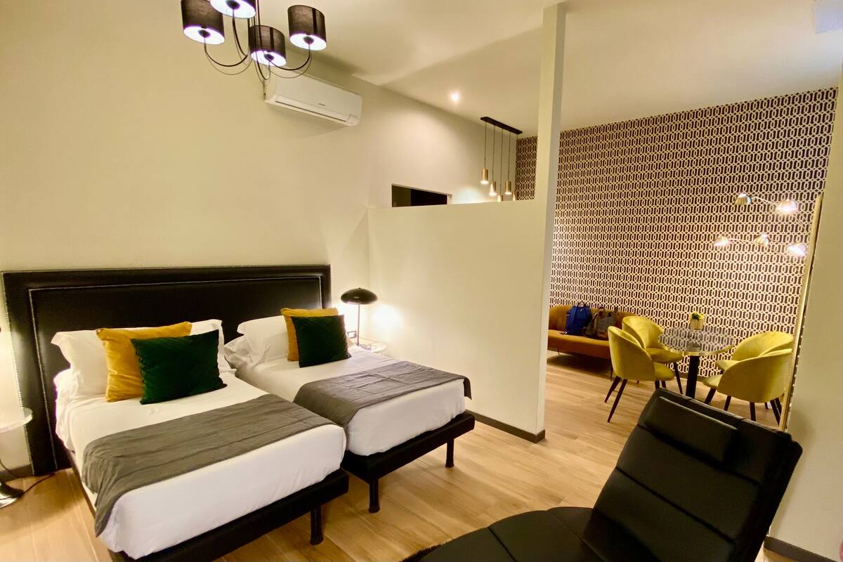 Junior Room | 1 bedroom, down comforters, minibar, in-room safe