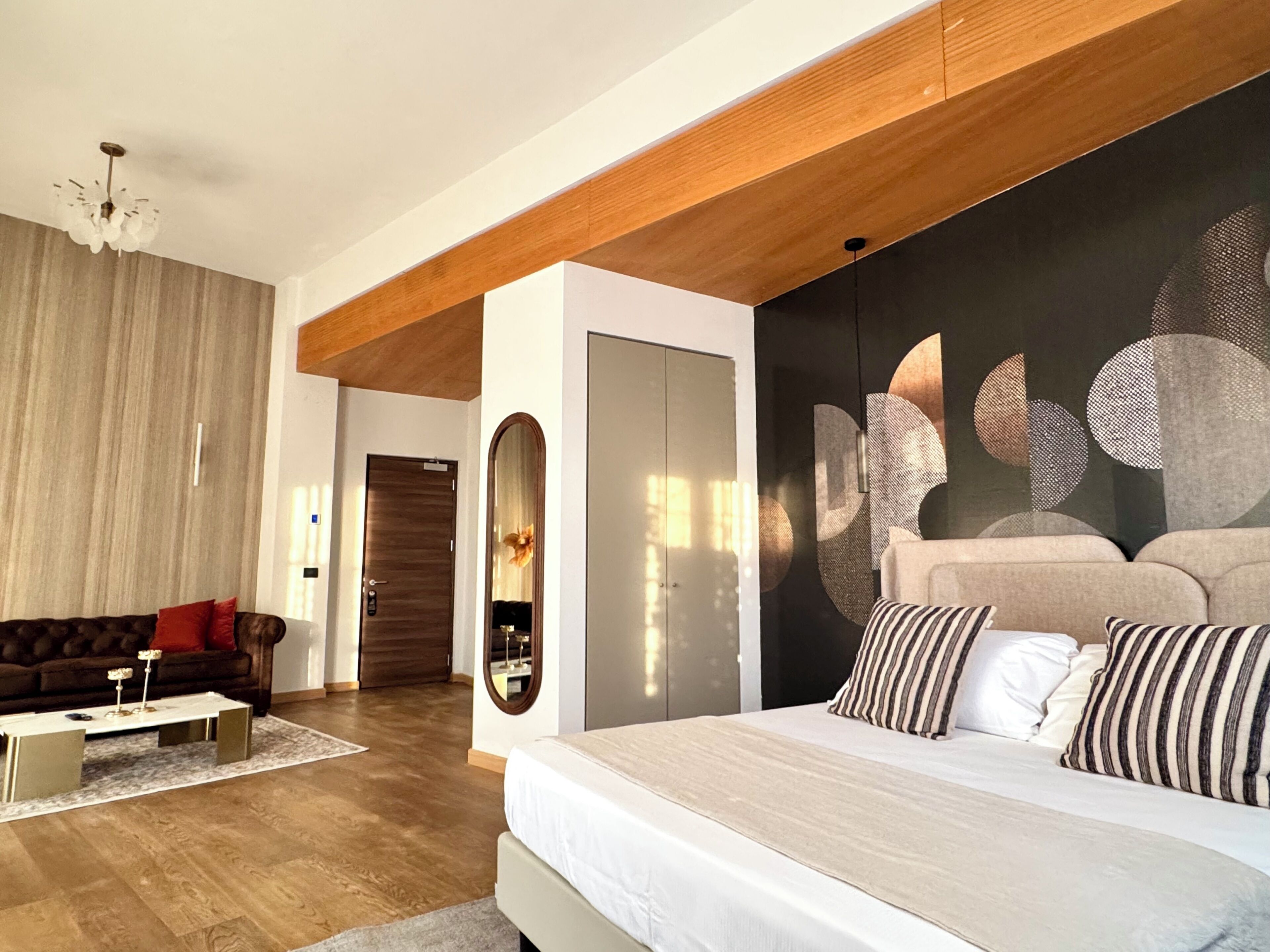 Deluxe Suite, City View | Down comforters, minibar, in-room safe, blackout drapes
