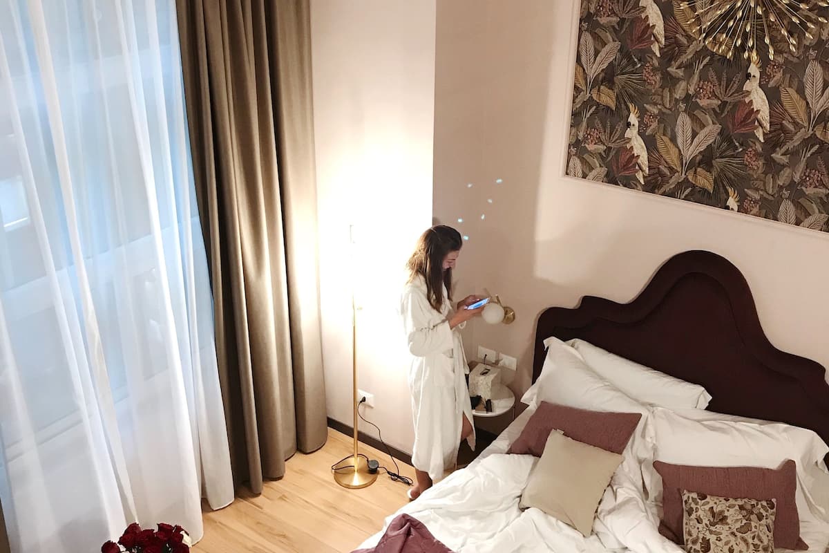 Design Suite, 1 Bedroom | 1 bedroom, down comforters, minibar, in-room safe