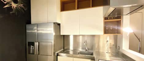 Design Apartment | Private kitchen | Coffee/tea maker, electric kettle