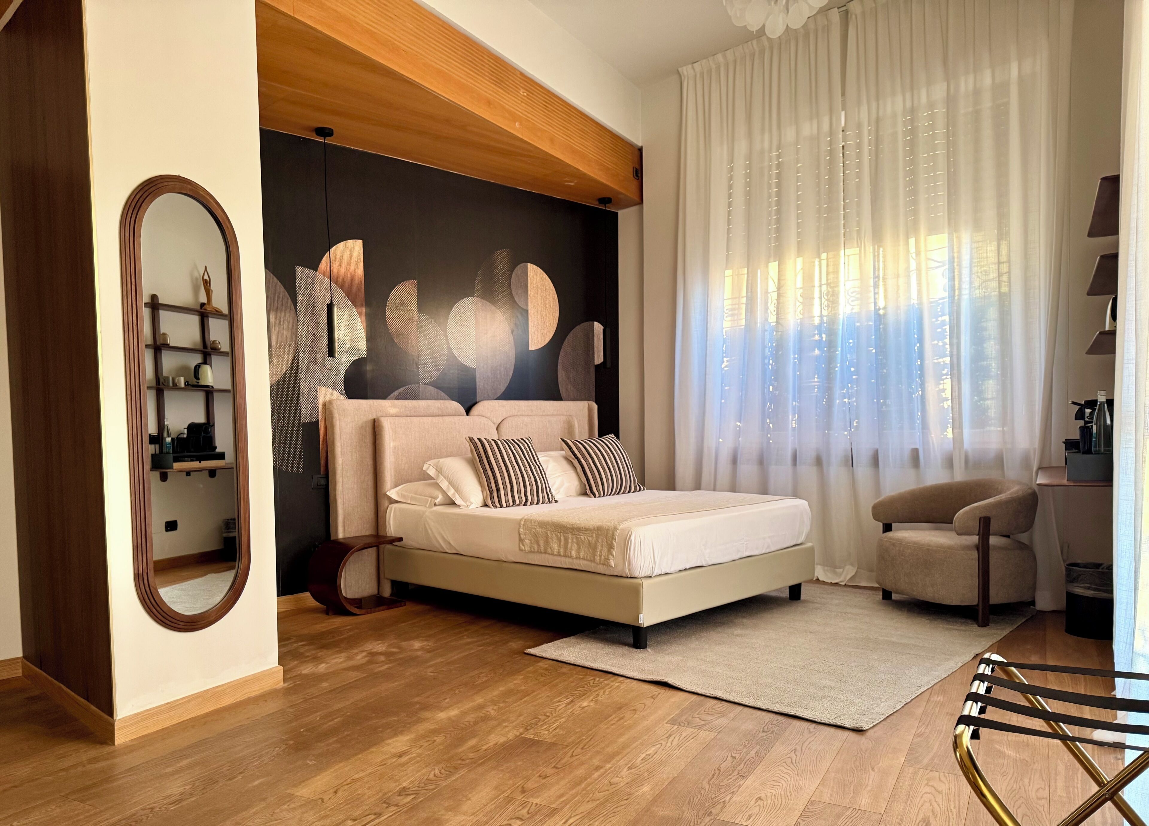 ห้องดีลักซ์สวีท, วิวเมือง | ผ้านวมขนเป็ด, มินิบาร์, ตู้นิรภัยในห้องพัก, ผ้าม่านกันแสง