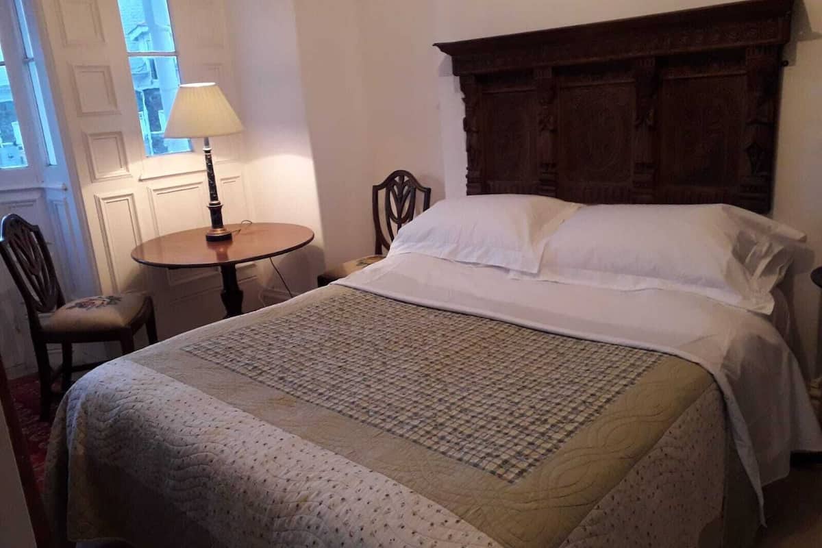 Luxury Double Room | Blackout drapes, iron/ironing board (on request), WiFi (free)