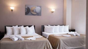 Ropa de cama de alta calidad, minibar y decoración personalizada