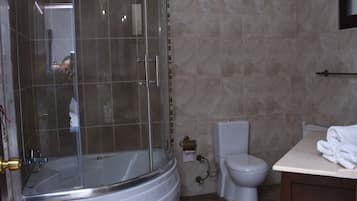 Deluxe Double Room | Jetted tub