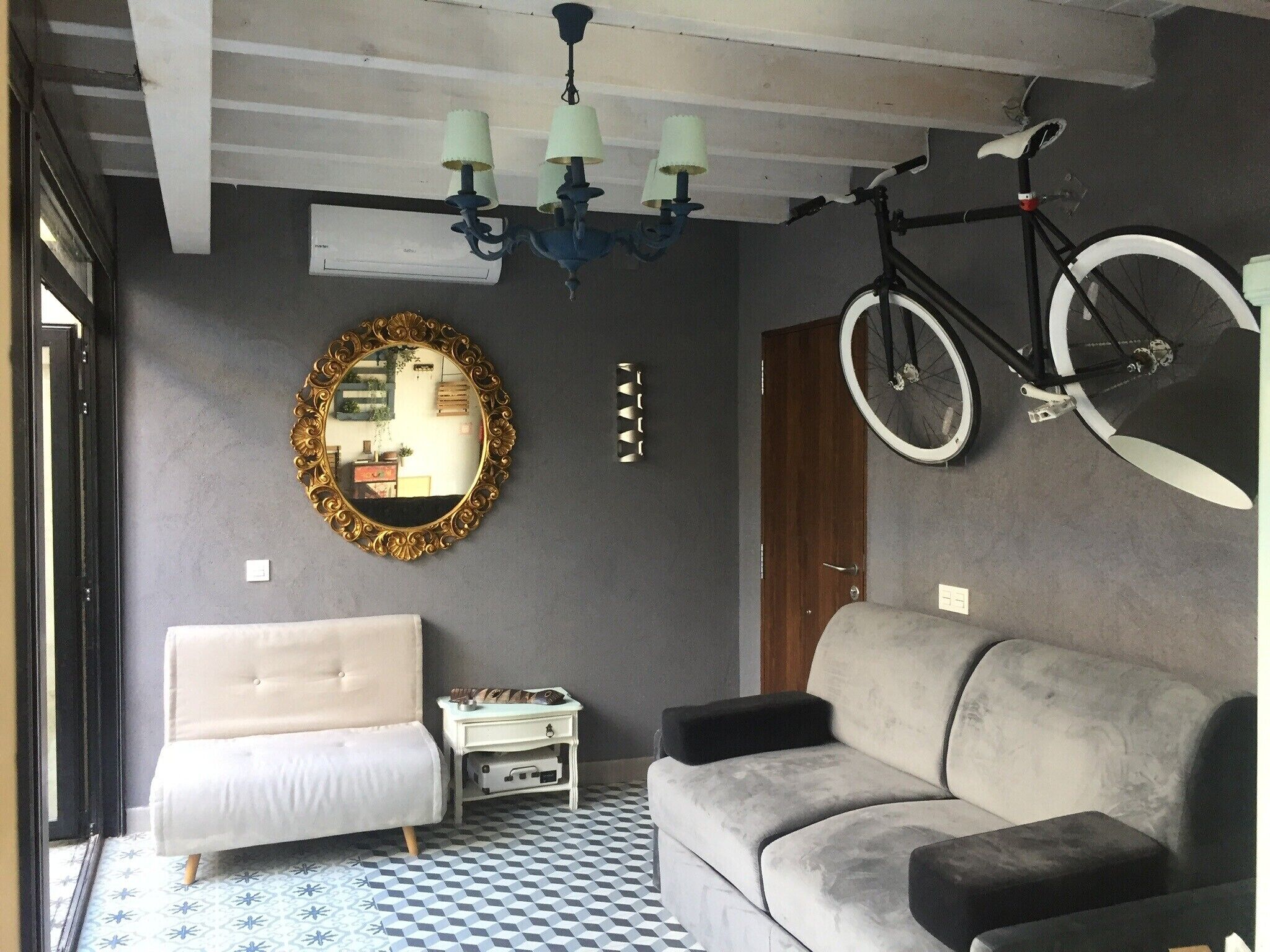 Housing with wifi and netflix. Ideal location to know the province